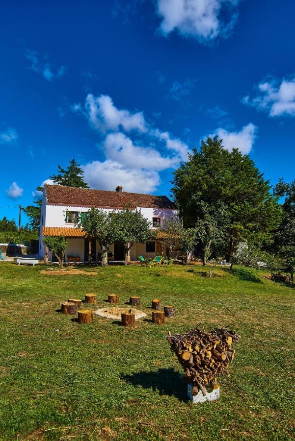 Epicos House, Your Home Away From Home. Nogueira  Kültér fotó